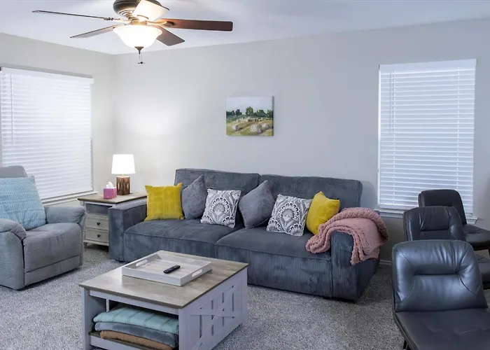 Beautiful Quiet Area 30 Days Minimum Fort Worth