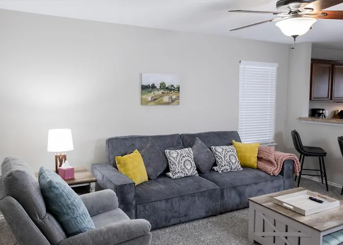 Beautiful Quiet Area 30 Days Minimum Fort Worth