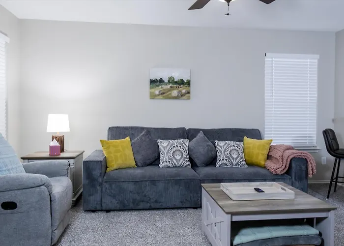 Beautiful Quiet Area 30 Days Minimum Holiday home